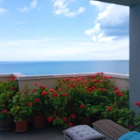 Casettalmar Apartment Бари Екстериор снимка